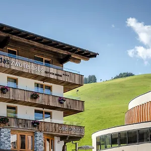 Zwoelferhaus Hotel