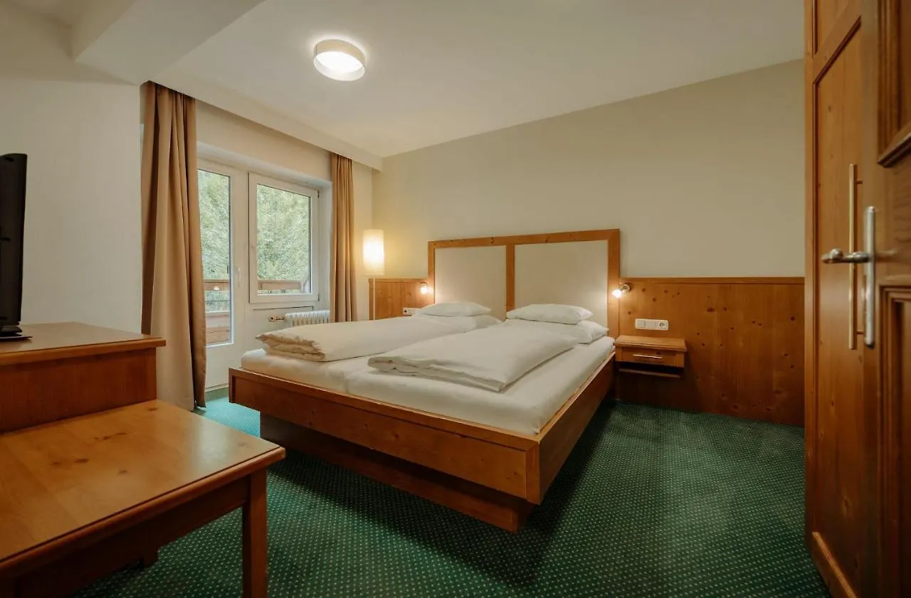 Theresi Appartements Saalbach-Hinterglemm Hotel